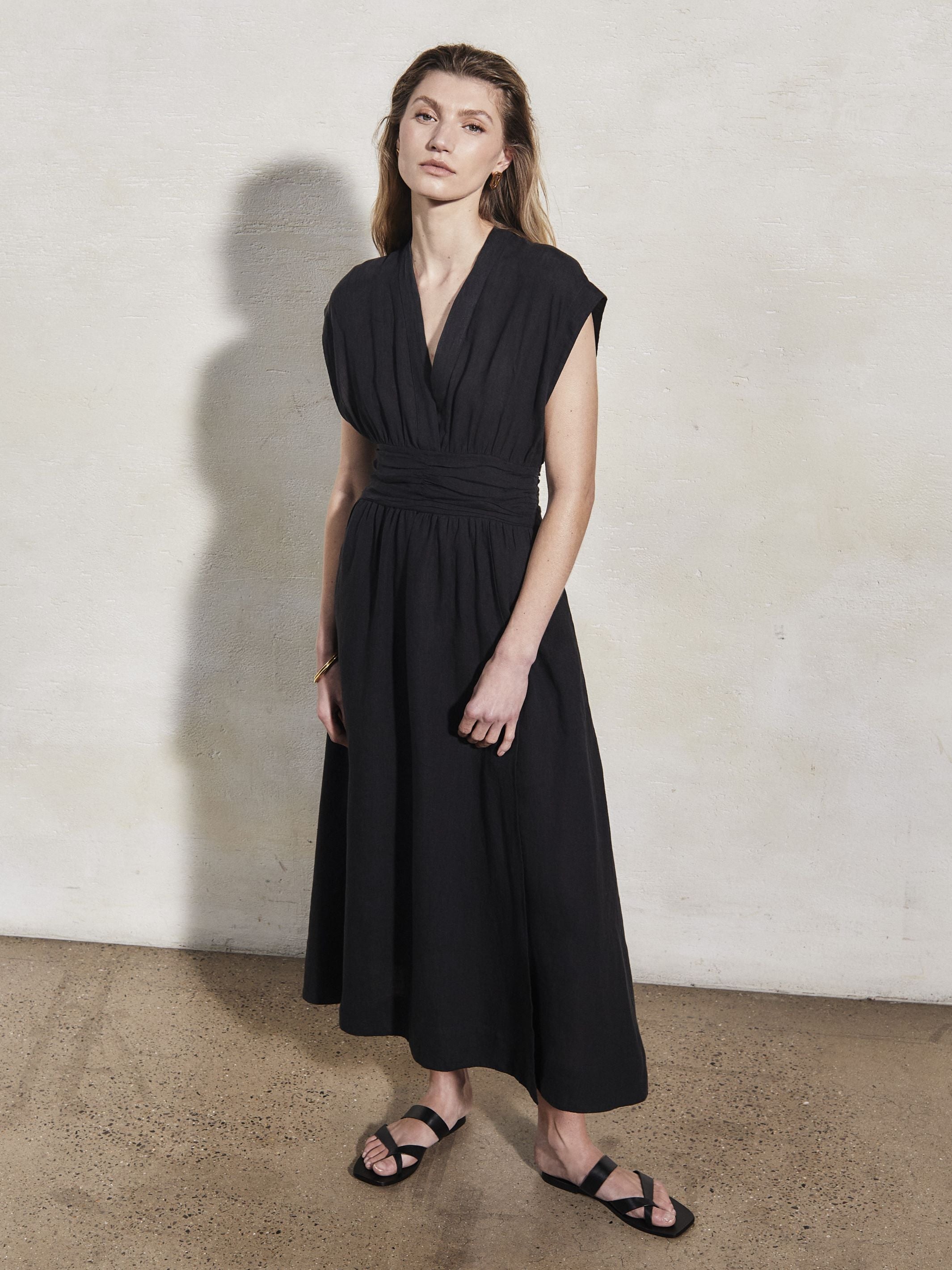 GEORGIA - Caviar Linen Dress - Mondo Corsini