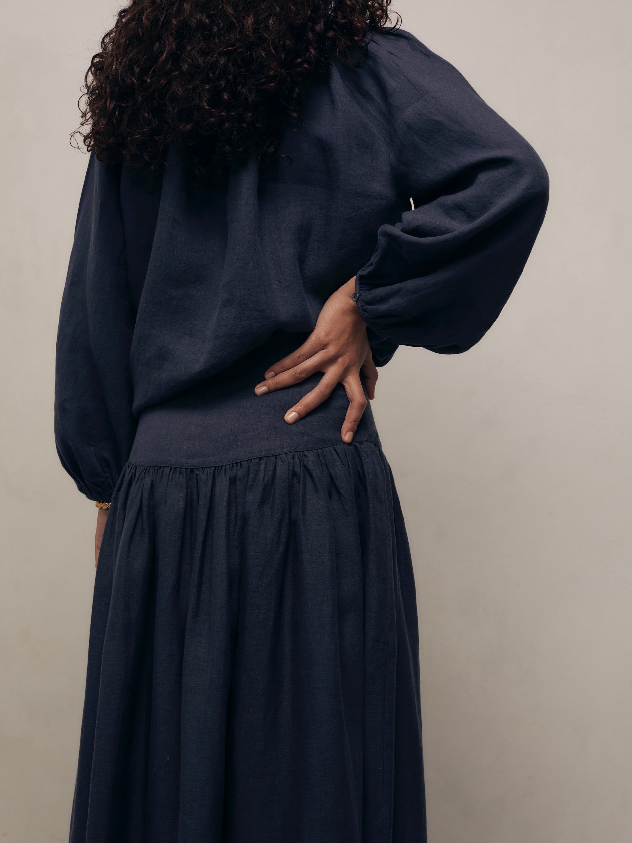 Maud - Midnight Linen Skirt - Mondo Corsini